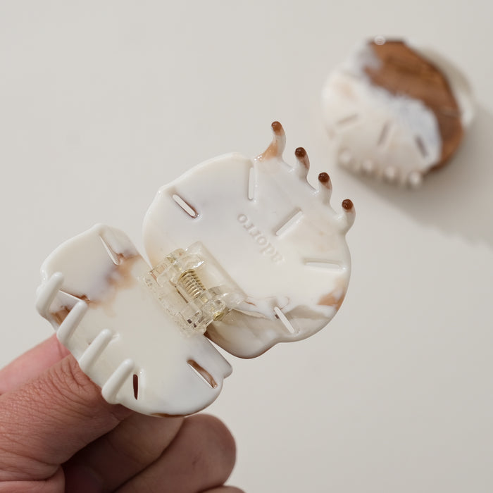 Calacatta Sand Dollar Claw Clip